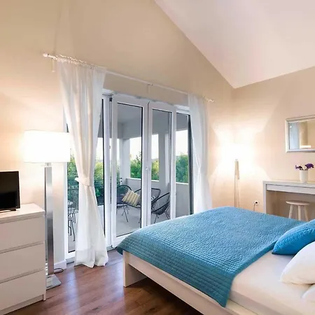 Romano *