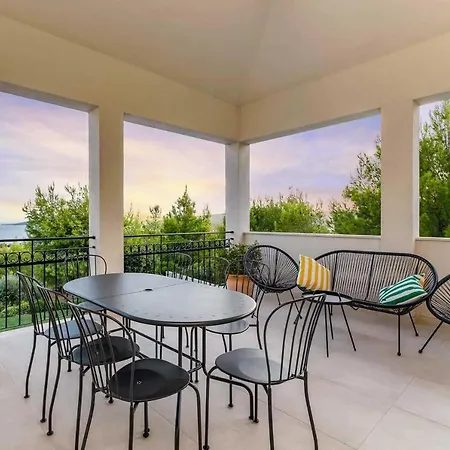 Romano Villa Trogir